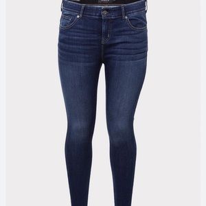 Torrid Bombshell Skinny Premium Stretch High Rise Jean Size 12R